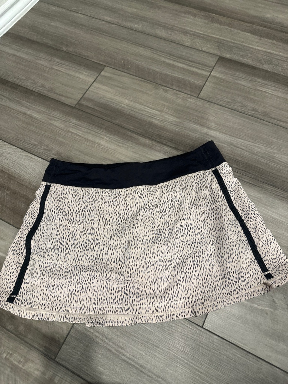 Women’s Lululemon active skirt